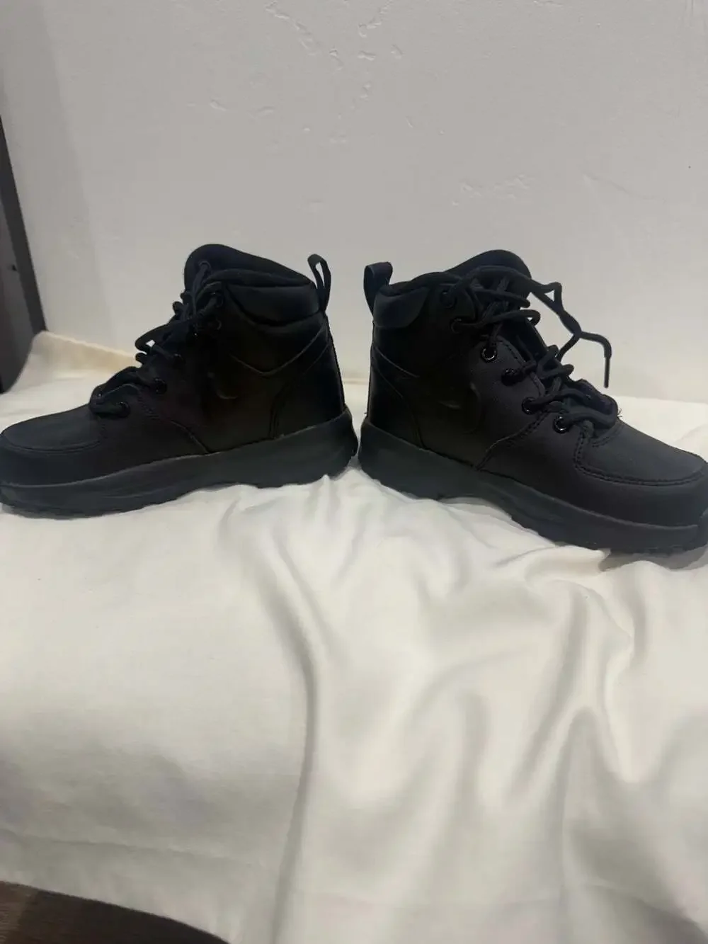 Nike manoa leather